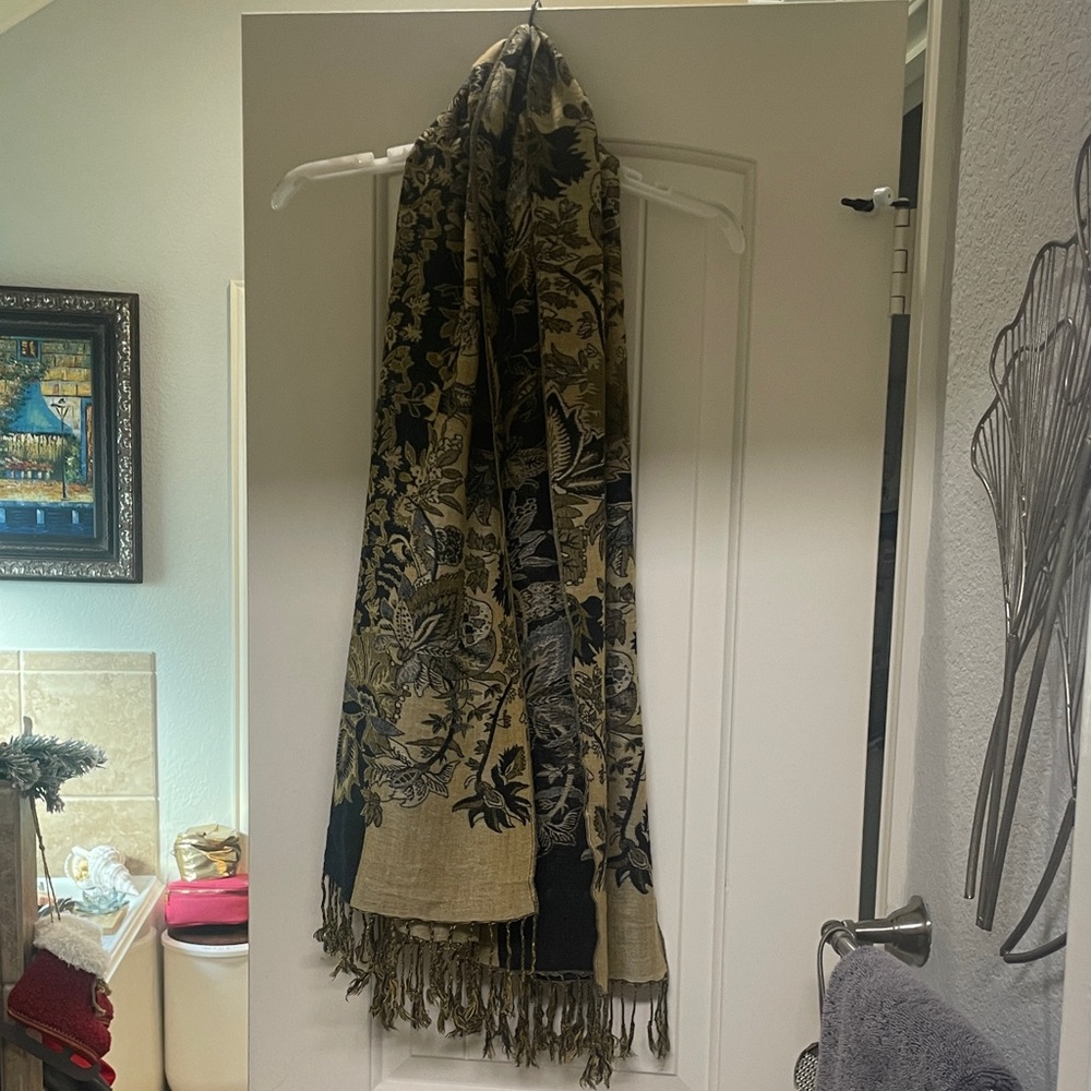 Elegant Black and Gold Scarf